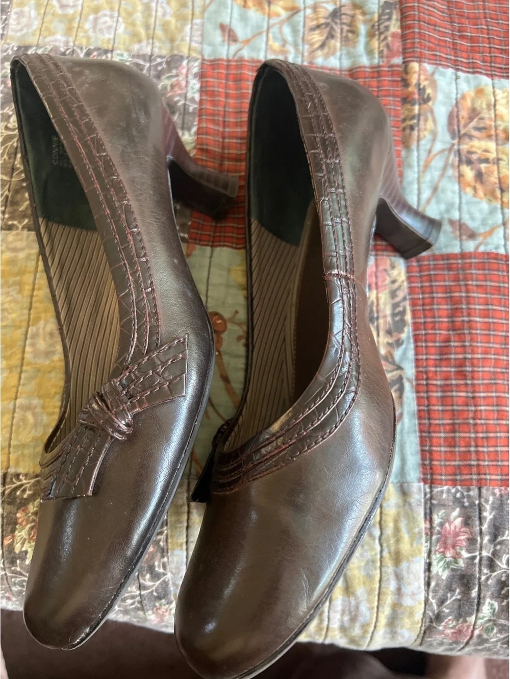 Mudd Brown Leather Mid-Heel Pumps with Tassel Detail